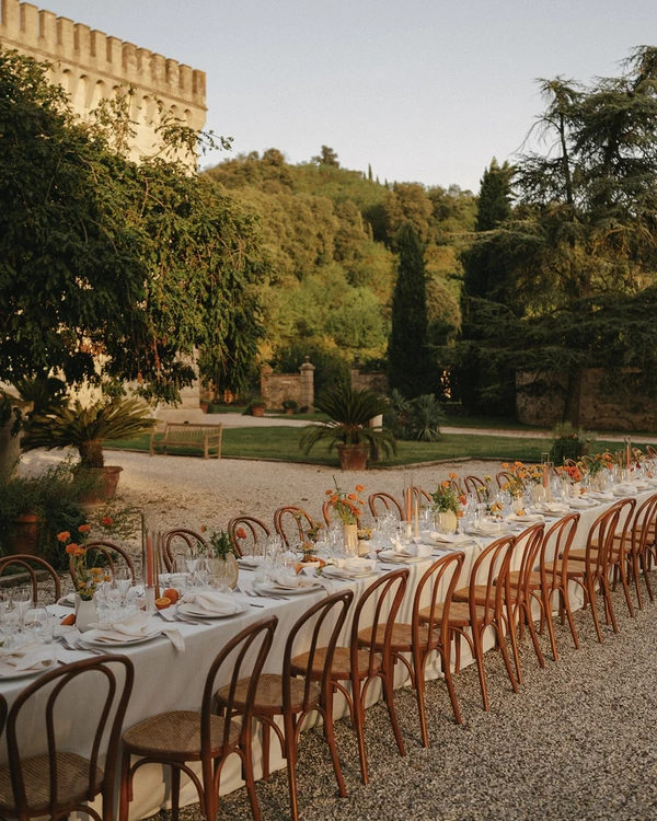 A Golden Wedding at a Storybook Castle Just Outside Venice, Italy — photo 2