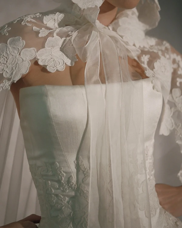 10 Ways to Style-Up Your Wedding Dress from Ceremony to Reception