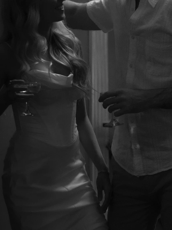 Ultra-Chic Editorial in the Theater — photo 8