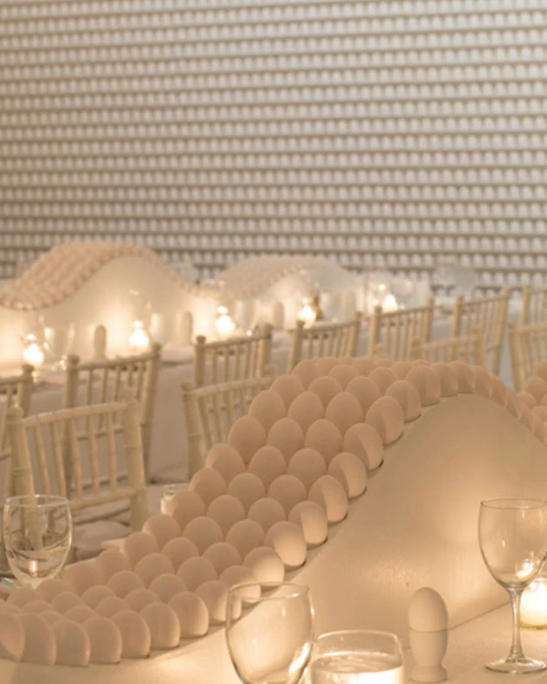 40 Surrealist Decor Ideas to Create a Dreamlike Celebration