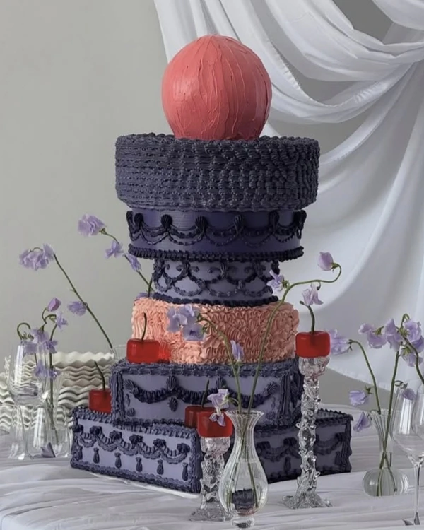 Trend: Stacked Wedding Cakes — photo 2