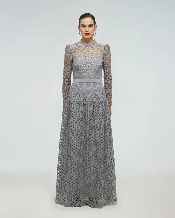 How to Dress Up If You Are the Mother of the Groom
