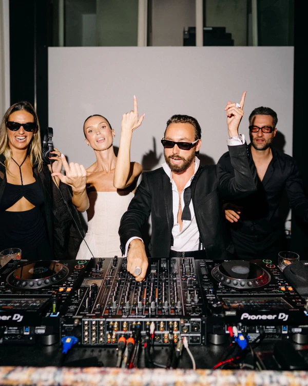 From Roman Garden Romance to a Red-Lit Nightclub at This Villa Aurelia Wedding