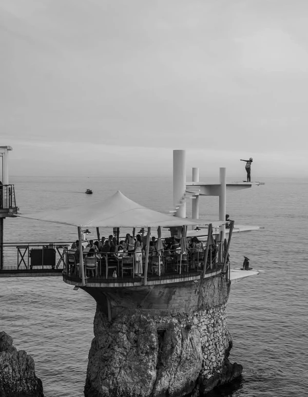 <a href="https://www.instagram.com/p/DV6hMrIju_V/?img_index=1">Le Plongeoir</a>