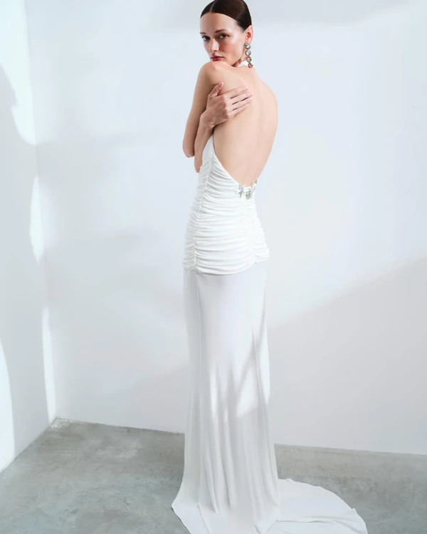9 Genius Styling Hacks Bridal Stylists Swear By