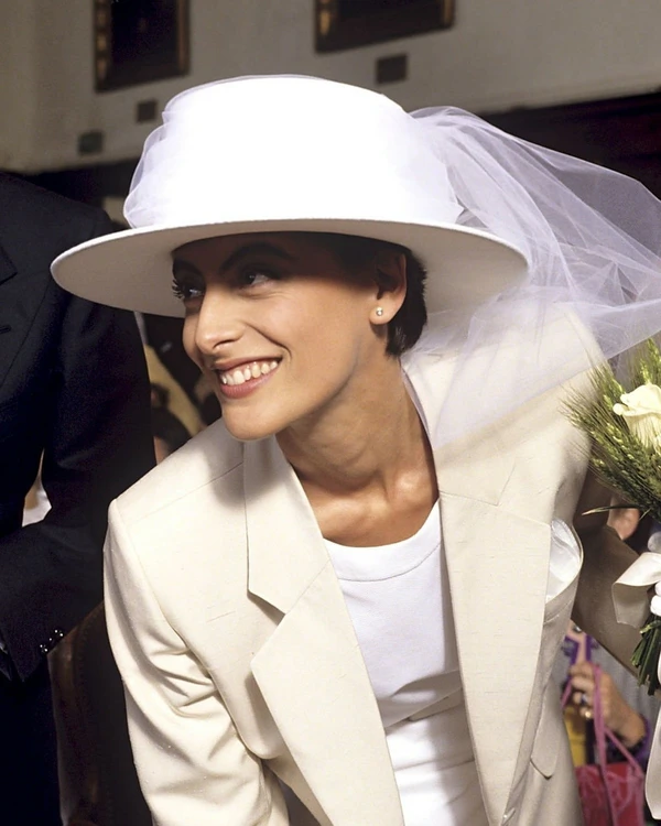 5 Famous Models and their Stylish Wedding Gowns — photo 2
