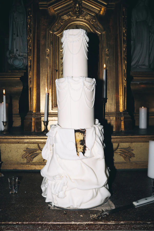A Fever Dream Lisbon Wedding Where Art & History Collide at Palácio do Grilo