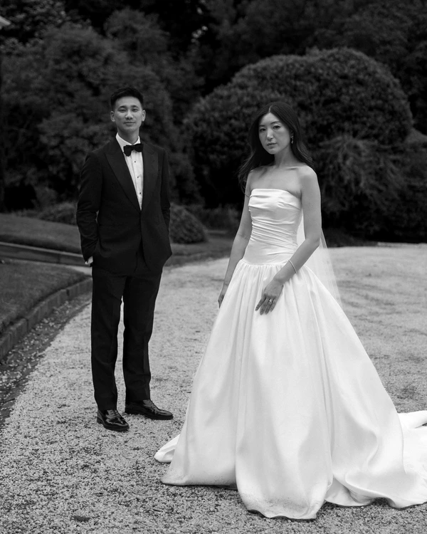 An Elegant Garden Wedding with a Traditional Korean Twist