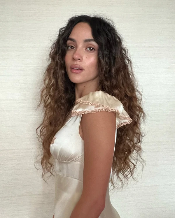 <a href="https://www.instagram.com/p/DJo_RmuRQAw/?img_index=2">Irinel de Leon</a>