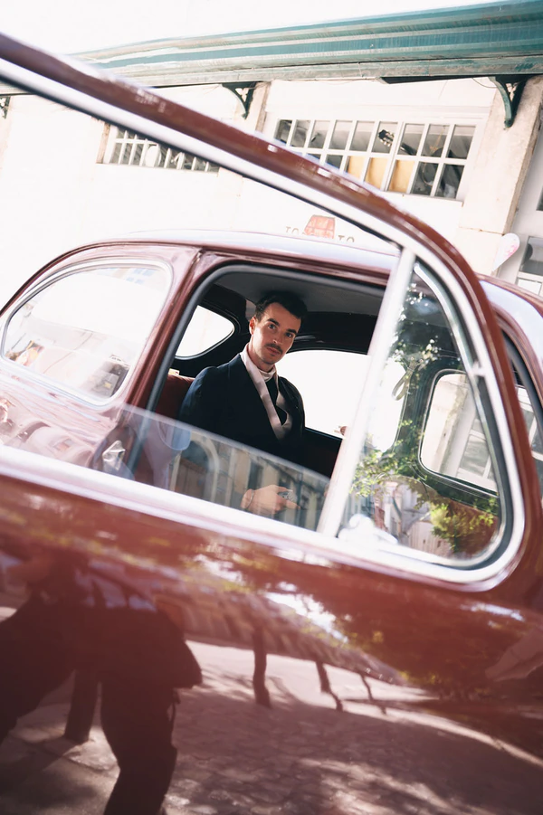 A Fever Dream Lisbon Wedding Where Art & History Collide at Palácio do Grilo