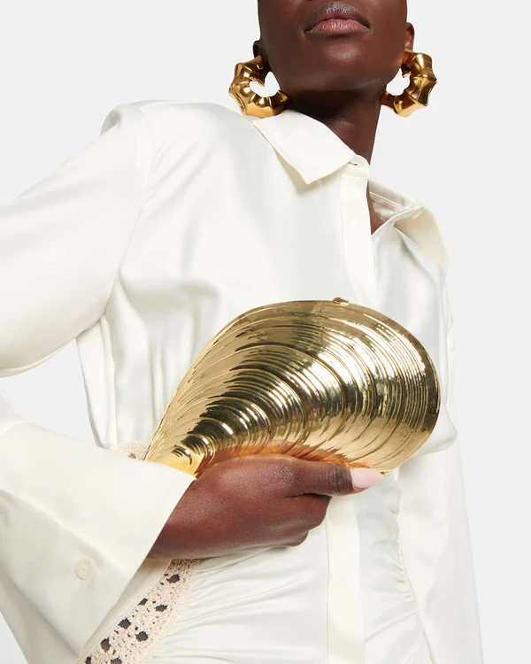 Chic Handbags to Carry on Your Wedding Day
