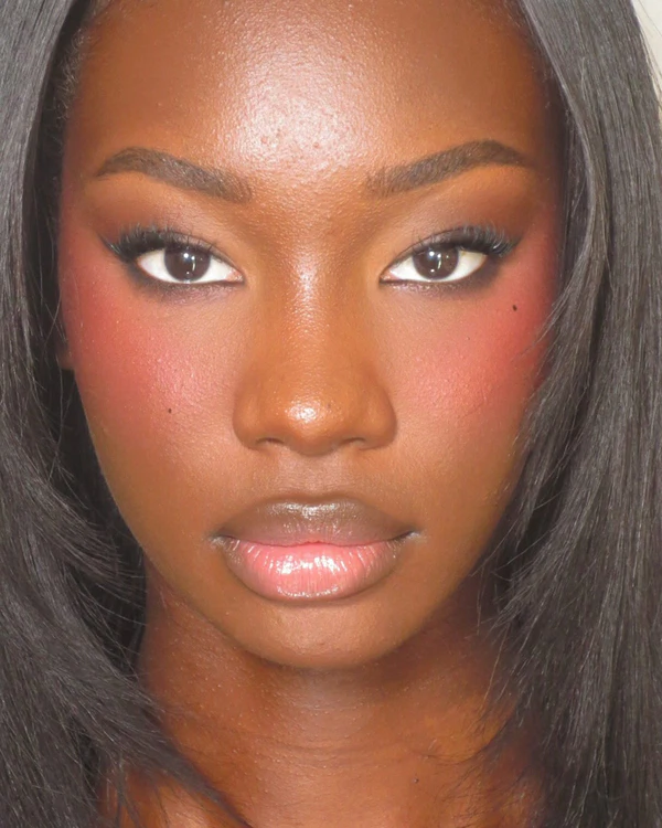 <a href="https://www.instagram.com/p/Dbz-AV5y53-/">Face by Jen</a>