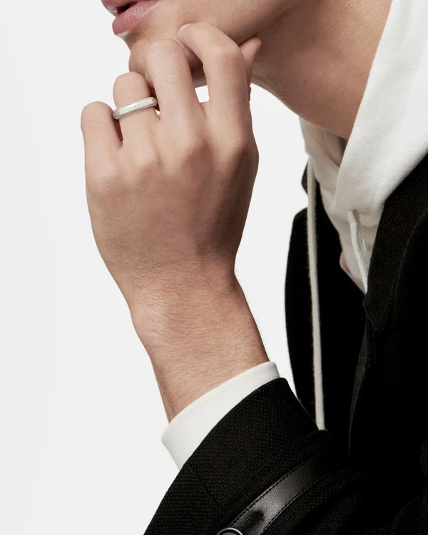 Metals Guide: Men's Wedding Bands