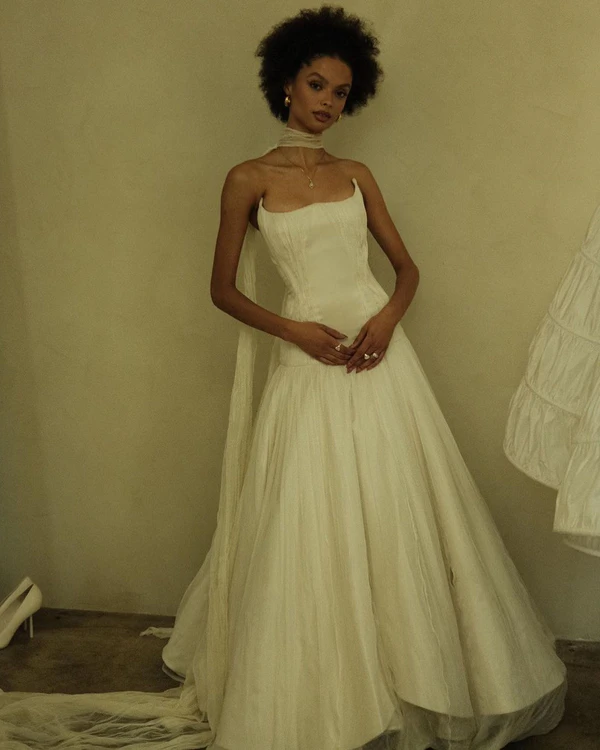 Trend: Neck Scarf Bridal