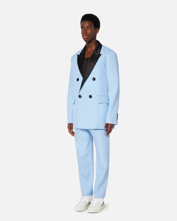Colorful Suits for Grooms that are Perfect for Summer Wedding