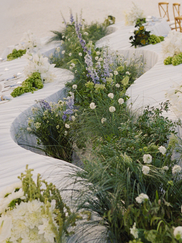 10,000 Lilies & Turquoise Waters Framed This Dreamy Beach Wedding in the Maldives