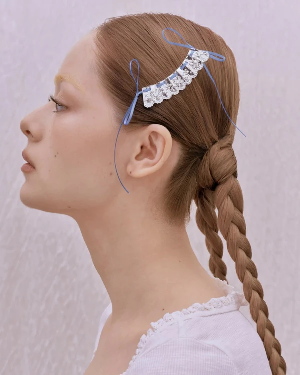 20 It-Girl Bridal Hair Accessories Beyond the Veil