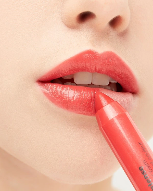 5 Sheer Lipsticks for a Wedding Ceremony