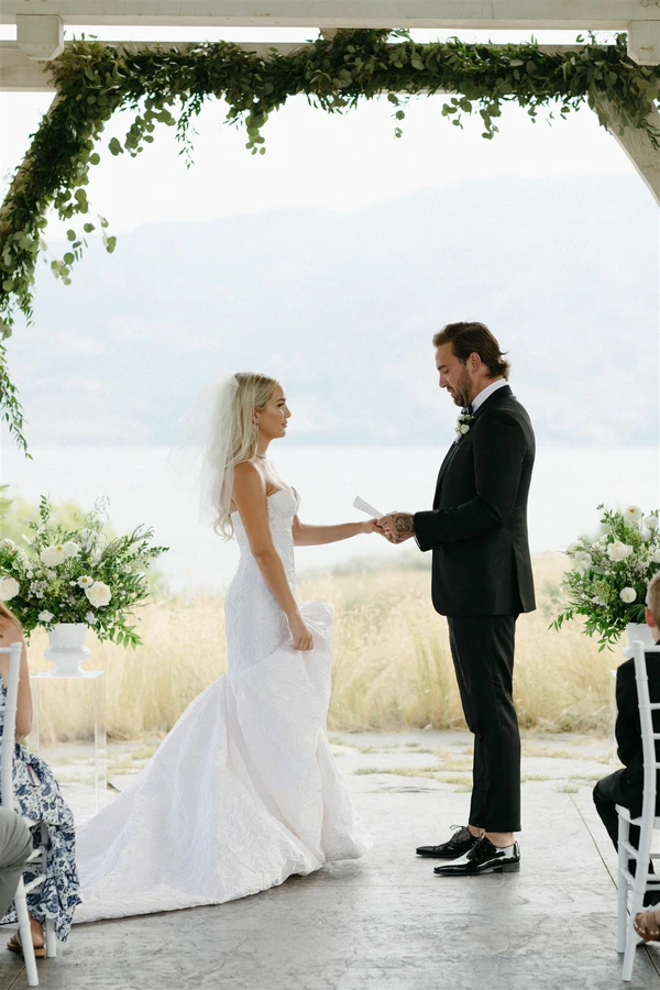 Micro-Wedding in the Middle of Nowhere