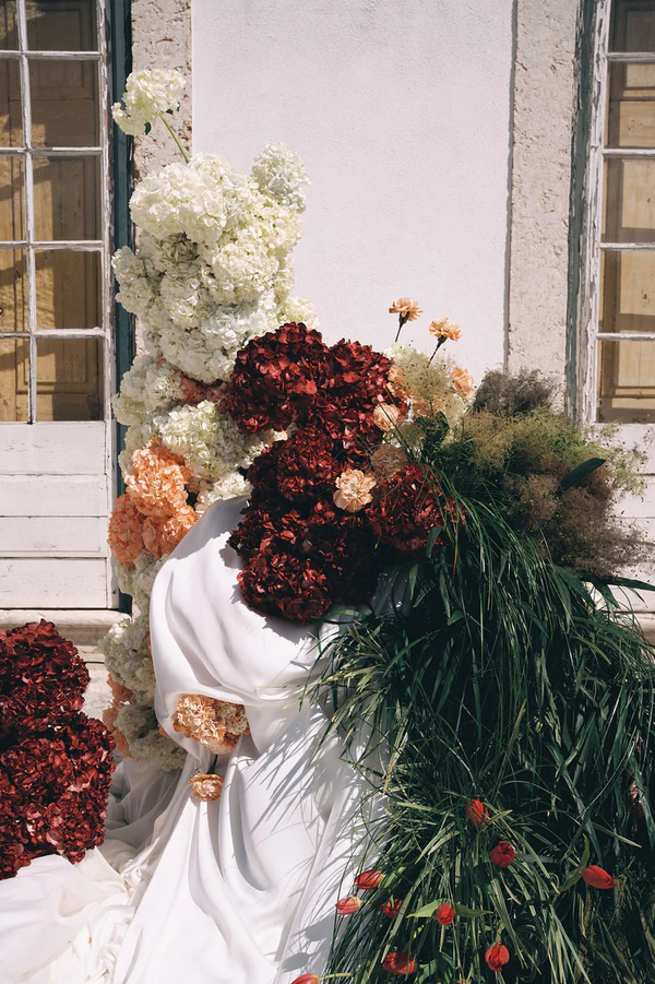 A Fever Dream Lisbon Wedding Where Art & History Collide at Palácio do Grilo