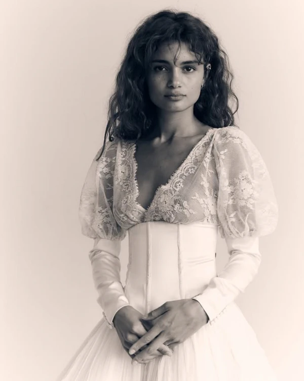 45 Chic Sleeve Wedding Dresses Trending for Fashion-Forward Brides