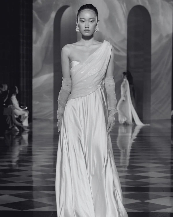 The Best Bridal Accessories for Every Wedding Dress Neckline