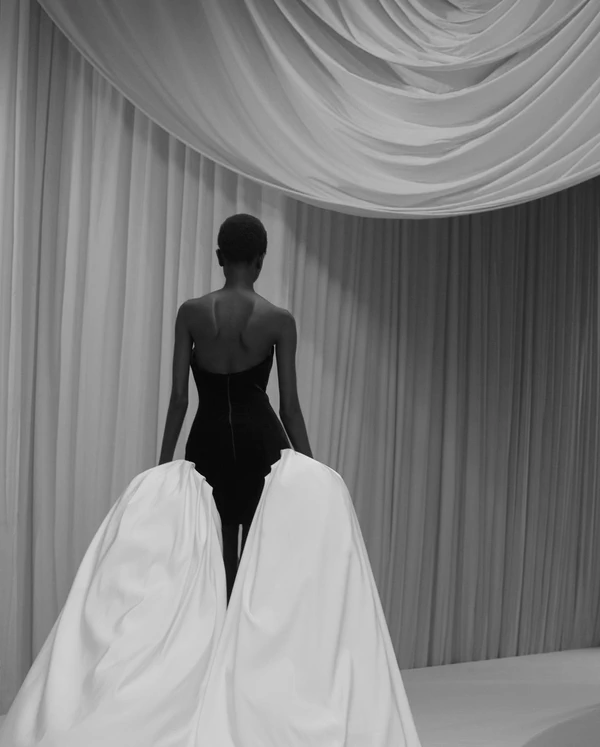 Trend: Draped Fabric Installations