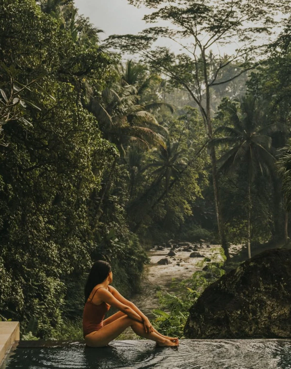 <a href="https://www.instagram.com/p/DdeBmrWDYxB/?img_index=1">Four Seasons Bali</a>