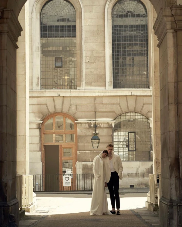 How to Politely Decline a Wedding Invitation?