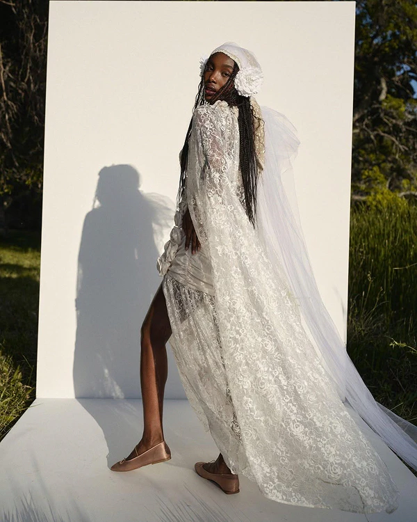 40 Chic Veil Alternatives: Trendy Bridal Accessories for a Modern Look