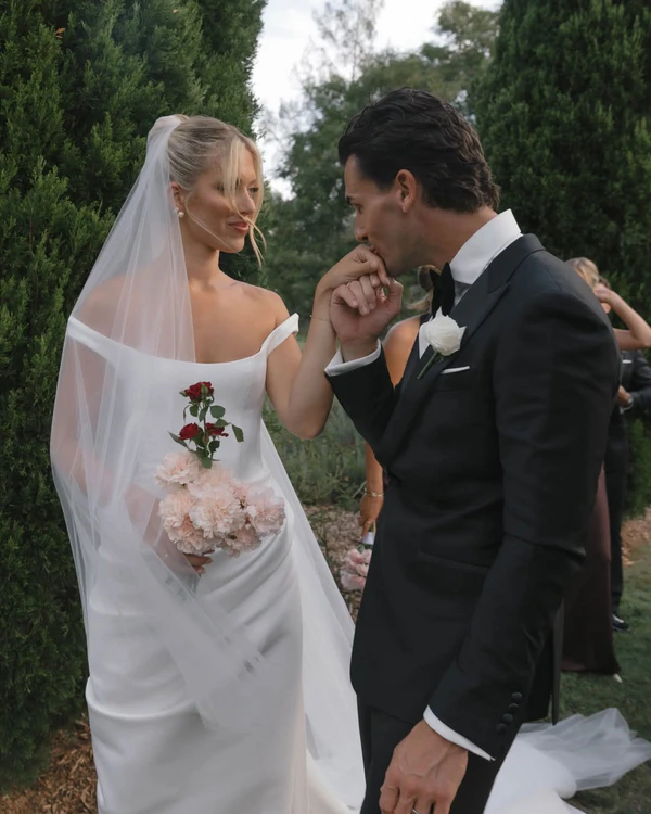 <a href="https://www.instagram.com/biancavirtueweddings/p/DUxJIe3kZQw/?img_index=2" target="_blank">Bianca Virtue</a>
