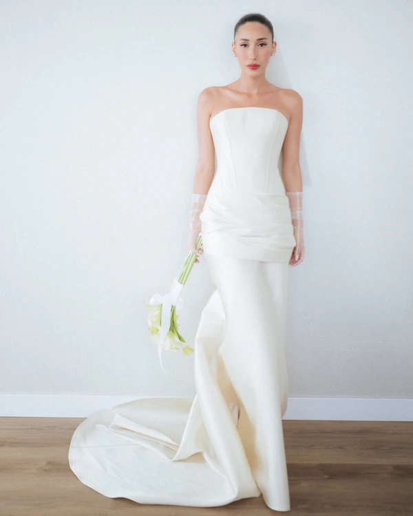 A Timeless Seaside Wedding on the Mediterranean Coast