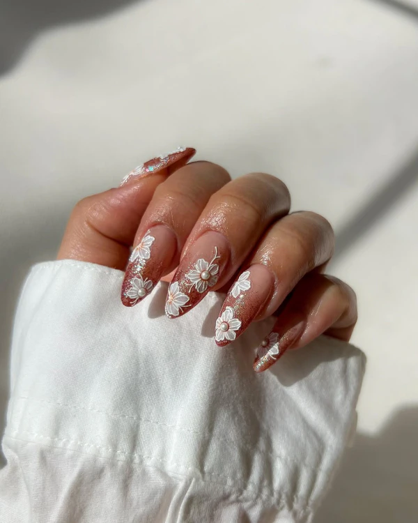 35 Unique Nail Art Designs to Elevate Your Wedding Look — photo 1