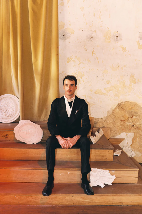 A Fever Dream Lisbon Wedding Where Art & History Collide at Palácio do Grilo