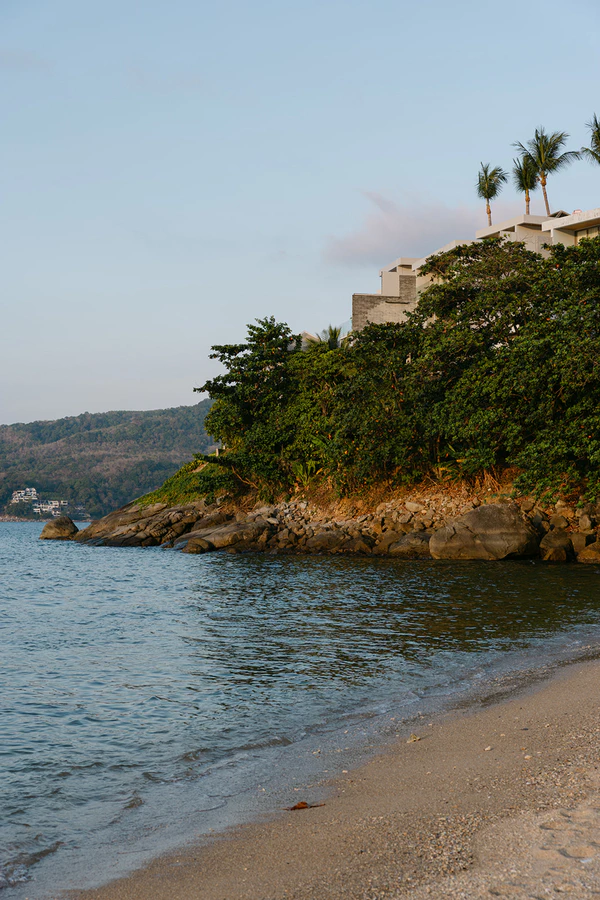 A Sculptural Floral Fantasy at This Intimate Black-Tie Wedding in Phuket