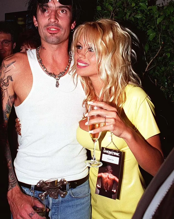 Pamela Anderson's Wedding Rings