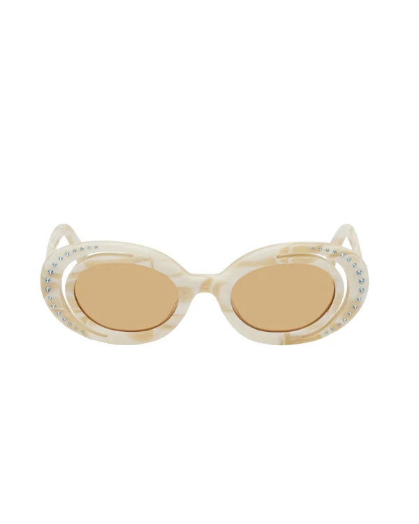 Trendy Sunglasses for Your Outdoor Wedding
