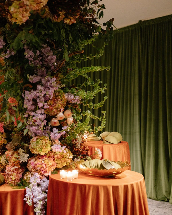 Photography: <a href="https://www.instagram.com/p/DRTS6rDjDM0/?img_index=5">Julia Wade</a>