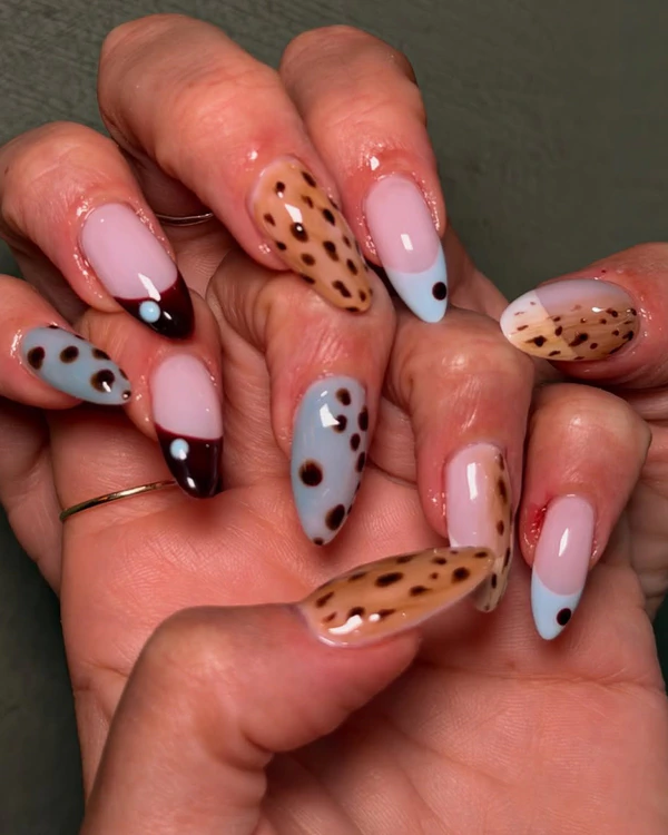 <a href="https://www.instagram.com/p/DcosmPERcIa/">Who Nail Lounge</a>