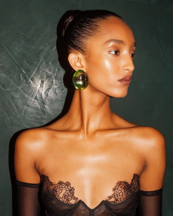The Chicest Hairstyles to Match Every Wedding Guest & Bridesmaid Dress Style