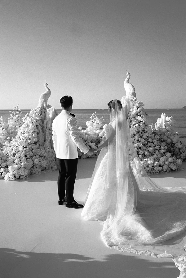 A Sculptural Floral Fantasy at This Intimate Black-Tie Wedding in Phuket
