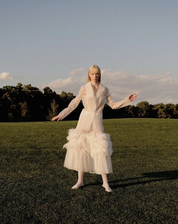 Wedding Trends 2022: Feathers