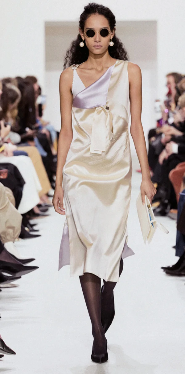 <a href="https://www.instagram.com/celine/">Celine</a>