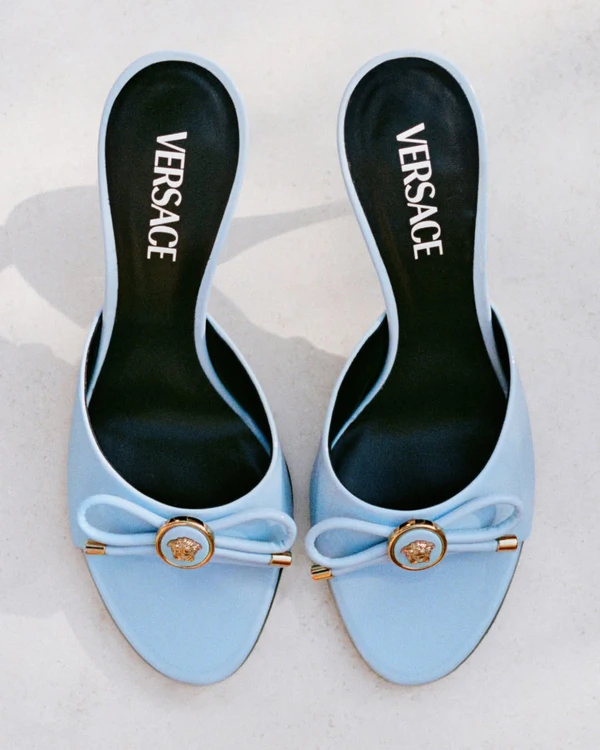 Versace from <a href="https://www.instagram.com/farfetch/p/DVoSAQCgRXV/?hl=en"><span id="_start">Farfetch</span></a>