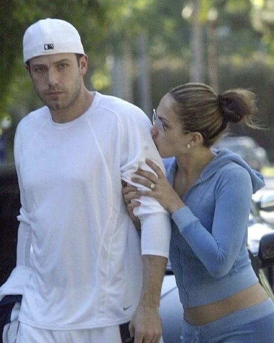 Jennifer Lopez and Ben Affleck tie the knot in Vegas