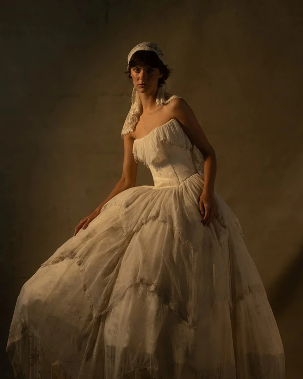 <a href="https://www.cinq.la/thejuliettegown">Cinq</a>