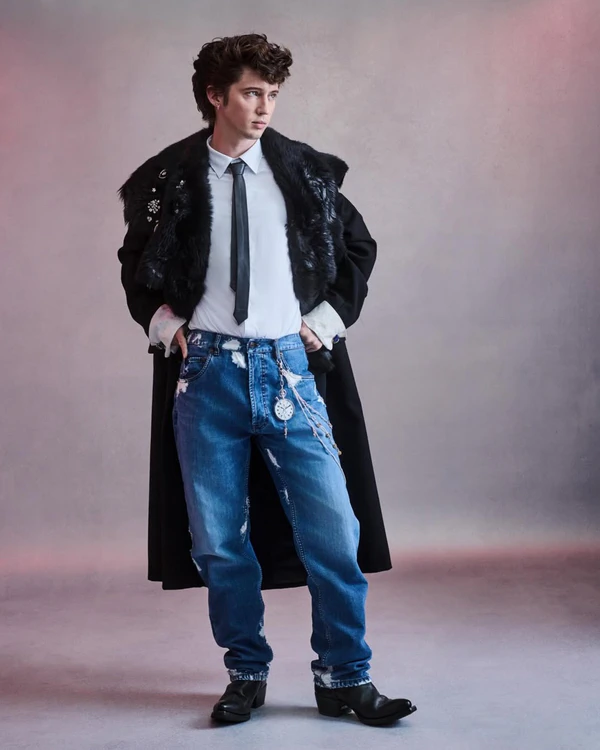 <a href="https://www.instagram.com/troyesivan/?hl=en">Troye Sivan</a> for <a href="https://www.instagram.com/p/DX8_NA0jLbC/?hl=en&img_index=1">Prada</a> 