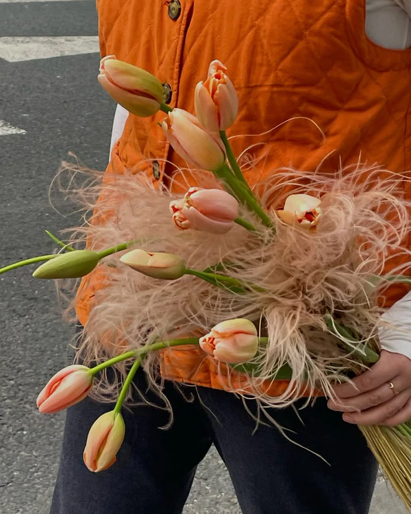 Trend: Feather Floral Arrangements — photo 1