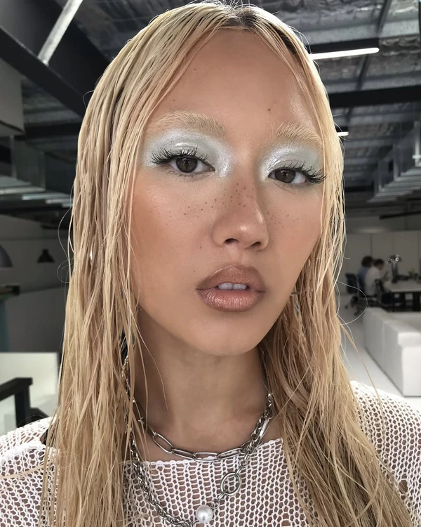 A Step-by-Step Guide to Sea Witchery Makeup — photo 1
