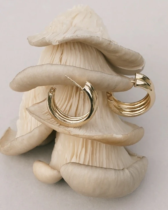 Minimalist Earrings to Compliment Your Wedding Look